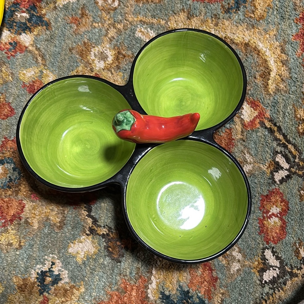 Clay art caliente brand 3 dish with decor on the side